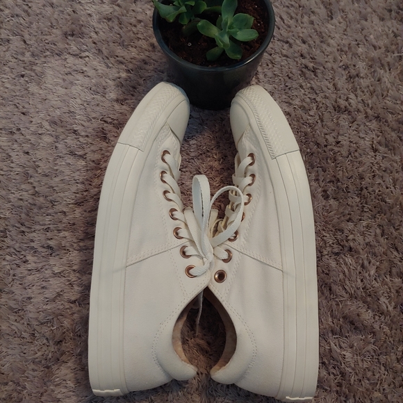 Converse - Picture 5 of 10